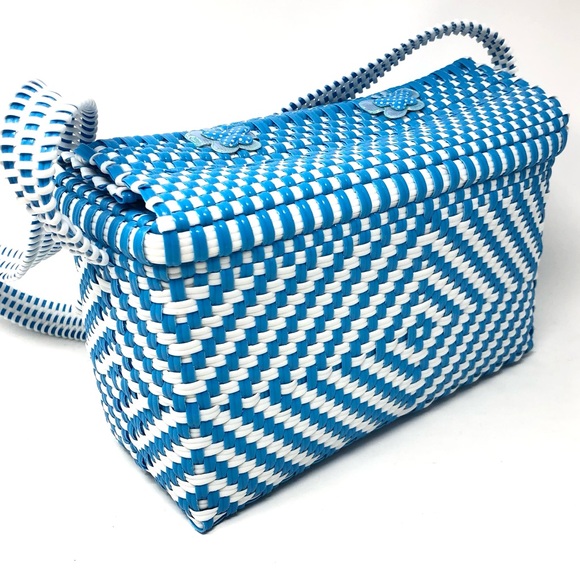 Mexican handwoven plastic box purse / lunch box / shoulder bag / basket - Picture 3 of 11